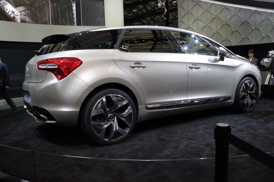  Citroen DS5 2012 года  (фото 109 из 182)
